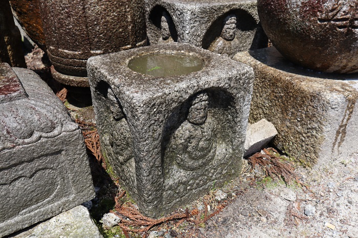 四方仏水鉢 丹波鞍馬石 庭石 【引取限定】