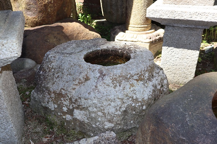 白川石製庭伽藍小振り