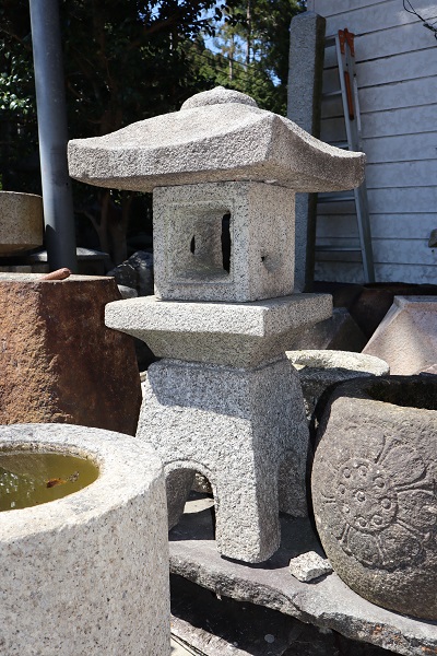四方仏水鉢 丹波鞍馬石 庭石 【引取限定】 四方仏水鉢 丹波鞍馬石 庭石 【引取限定】